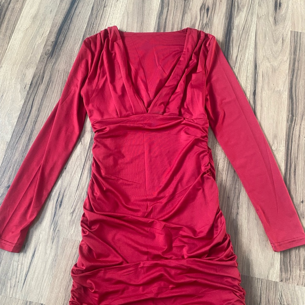Elegant Red Long Sleeve Dress